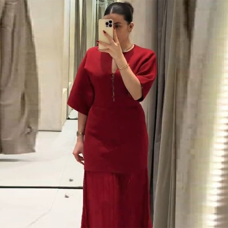 Formal Wear Gowns For Women - Elegantes Burgunderrotes Plissiertes Maxikleid für Damen,
