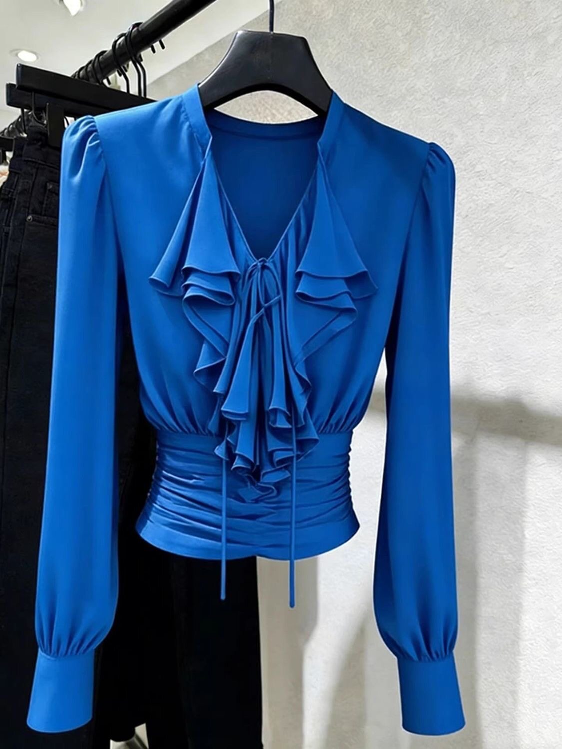 Königsblaue Bluse mit Rüschen, – Women Formal Blouses For Evening Wear Bewertung und Preis