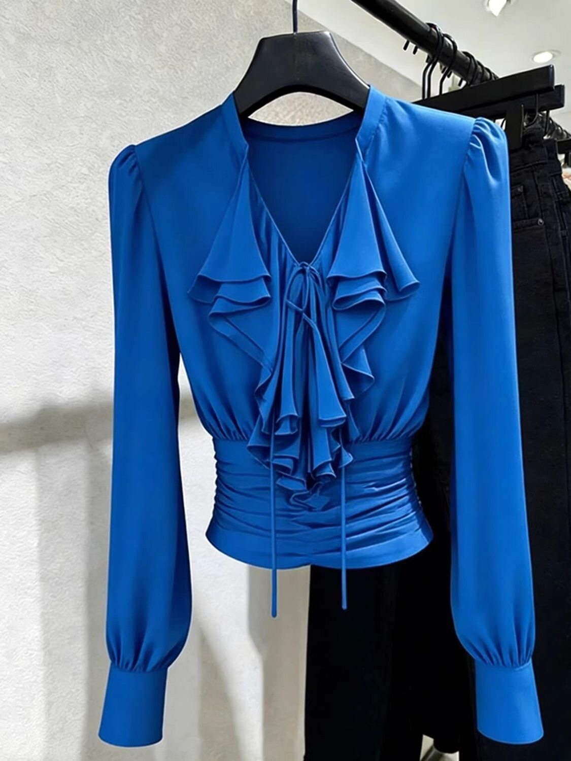 Königsblaue Bluse mit Rüschen, – Women Formal Blouses For Evening Wear Bewertung und Preis