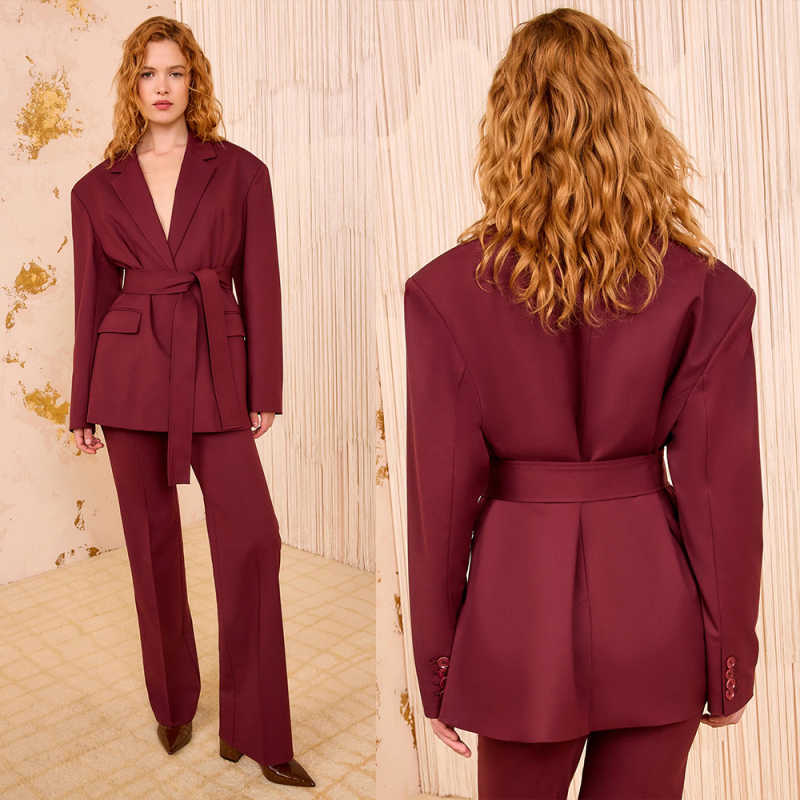 Maßgeschneiderte elegante Dame – Women Formal Wear With Tie Bewertung und Preis