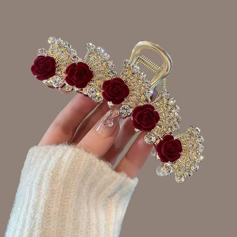 Vintage rote Blumen-Haarspange – Women Formal Wear With Tie Bewertung und Preis