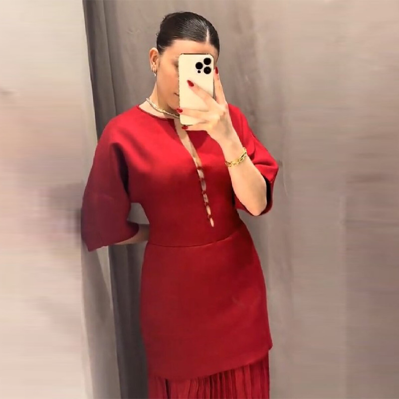 Elegantes Burgunderrotes Pliss – Formal Wear Gowns For Women Bewertung und Preis